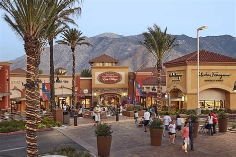 gucci desert hills premium outlets|desert hills premium outlet cabazon.